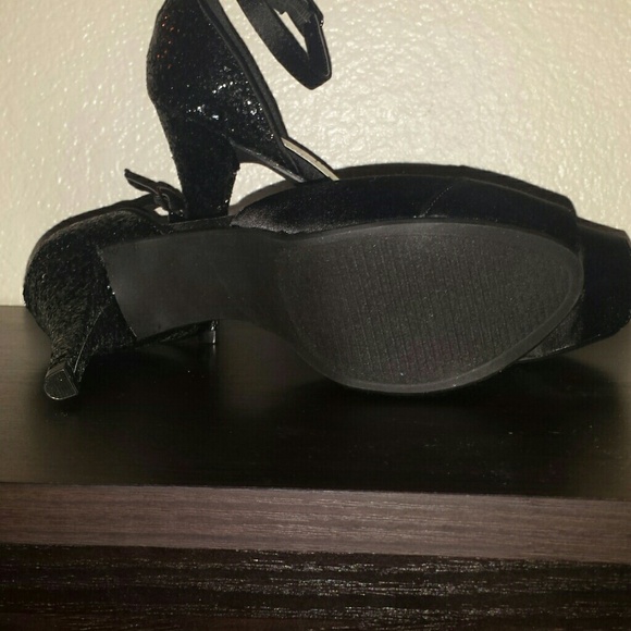 VELEVET HEART STILETTO - Picture 4 of 4