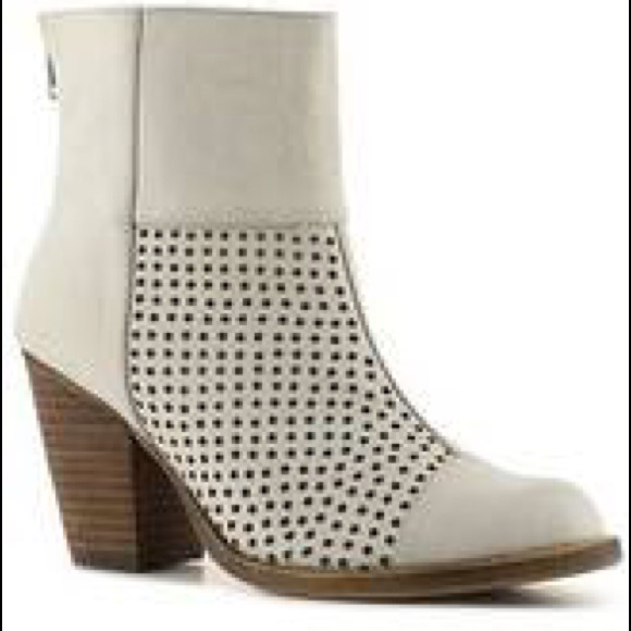 SOLD🚫Diba Eylsa booties⭐️