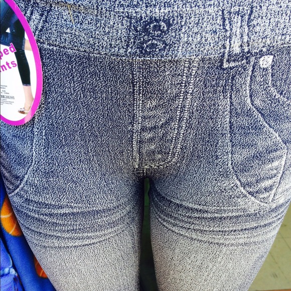 🎉HP🎉Black Jean style cropped leggings-2 styles - Picture 2 of 4