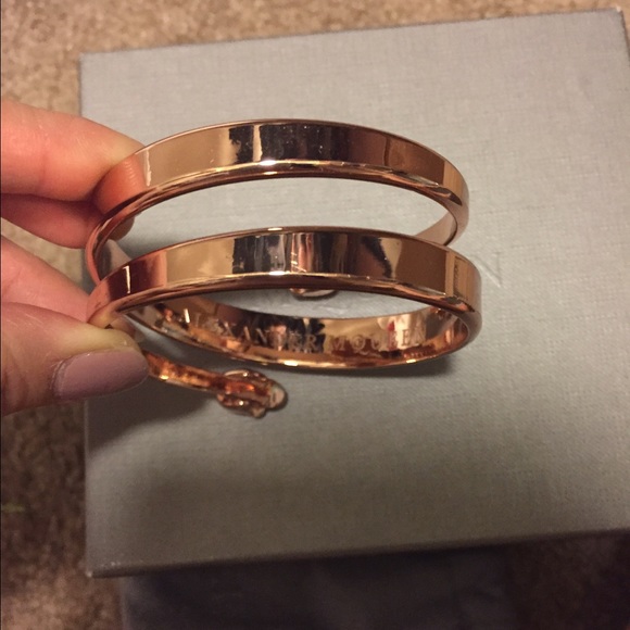 McQueen Double Skull Bracelet - Picture 2 of 2