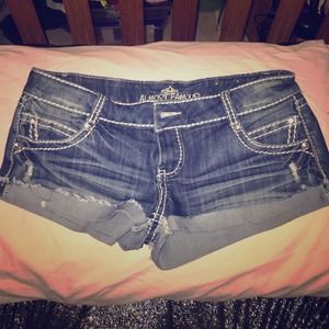 Almost famous Jean shorts