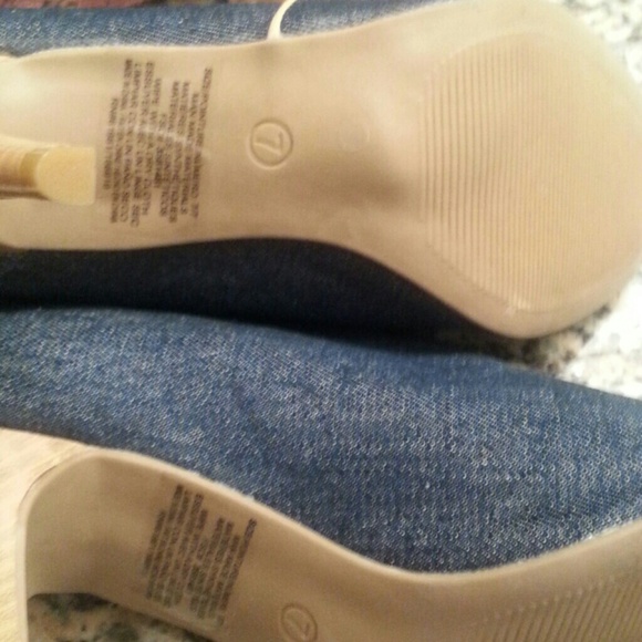 SHOES - Picture 3 of 3