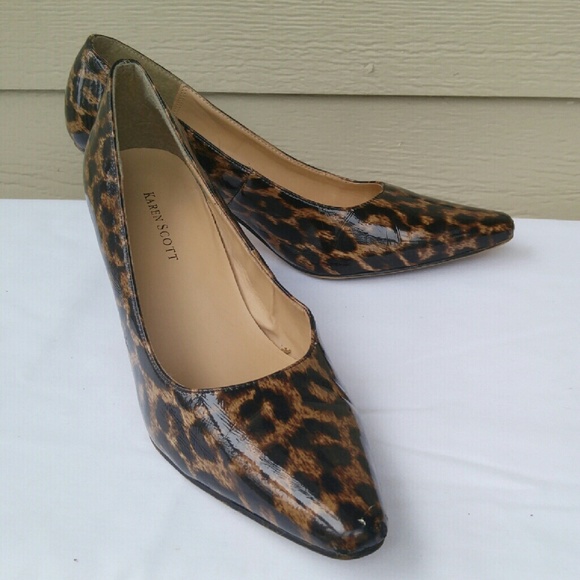Karen Scott Shoes - Karen Scott Leopard Pumps