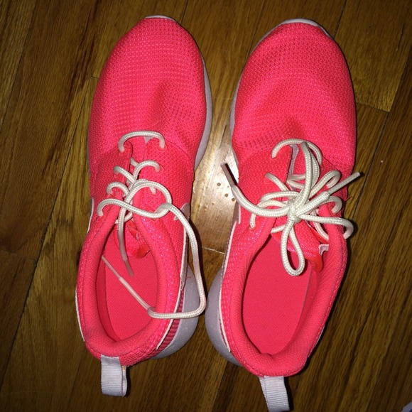 Nike roshe runs