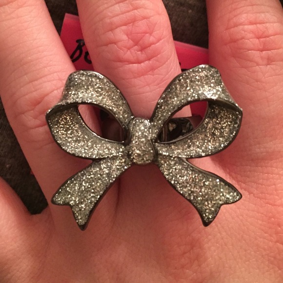 AS IS silver glitter bow Betsey Johnson ring
