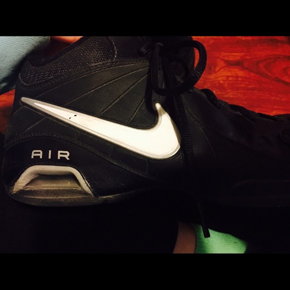Nike air basketball shoes - Picture 1 of 4