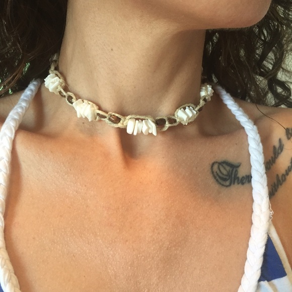 Seashell Hemp Choker - Picture 3 of 3