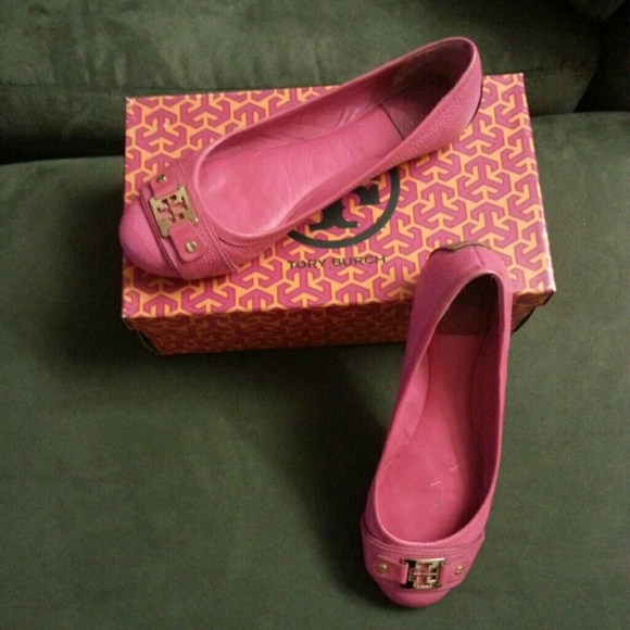 Tory Burch cline flats in Poppy Pink
