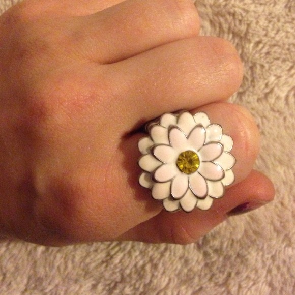 Daisy ring
