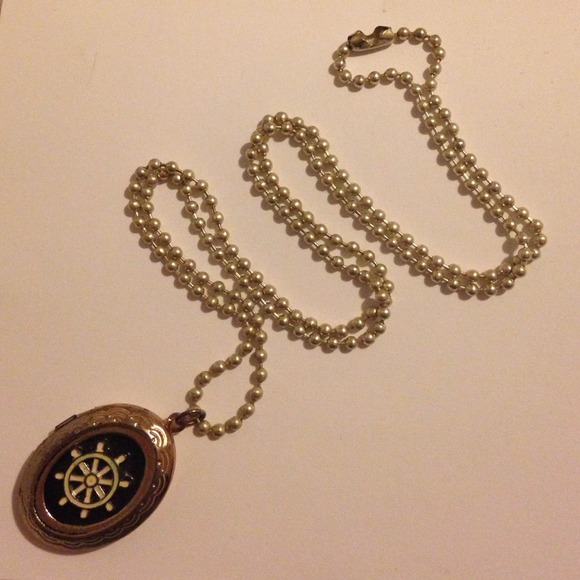 Locket necklace