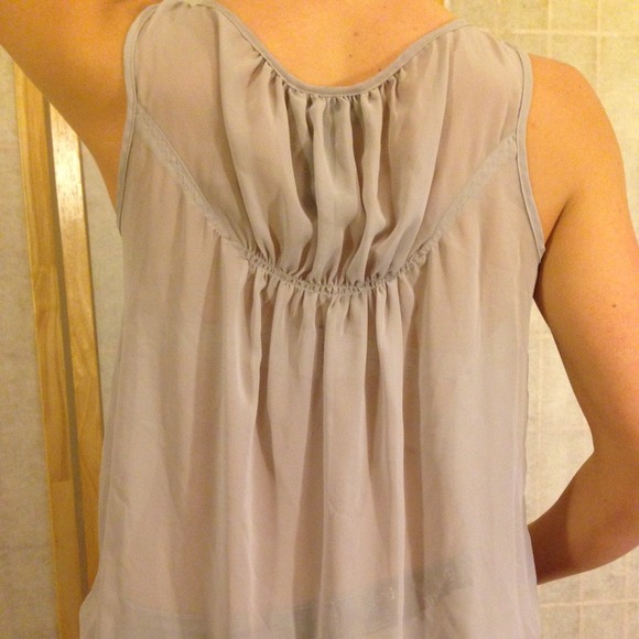 Classy, gray top - Picture 2 of 2