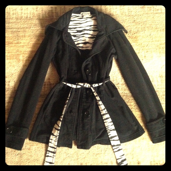 Lightweight classic trench coat