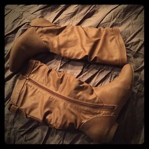 Flat boots👢