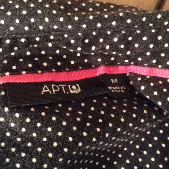 SOLD IN A BUNDLE!! Polka Dot Shirt - Picture 4 of 4