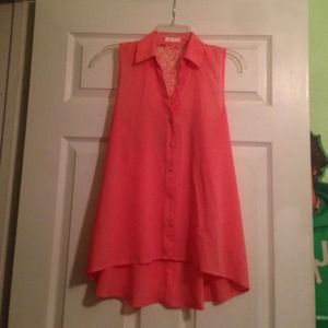 🚫 Sold 🚫 2 shirts!!!!!