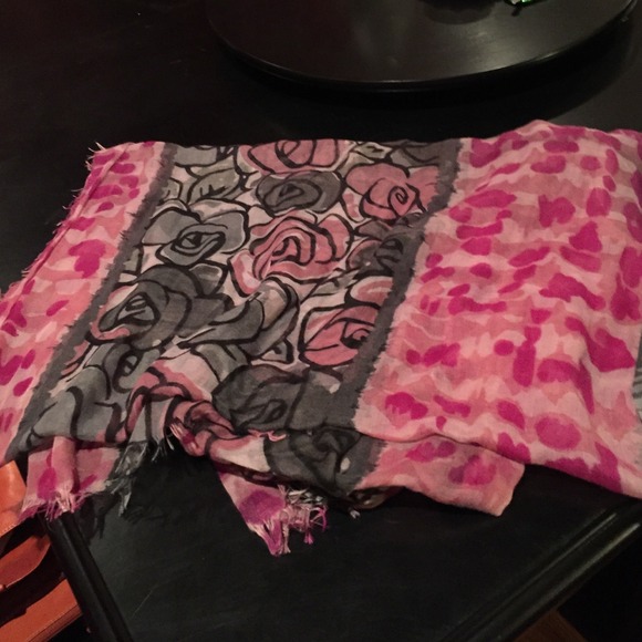Lightweight soft rectangle scarf pink and grey - Picture 3 of 3