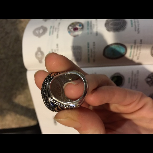 Zebra statement cocktail ring - Picture 4 of 4