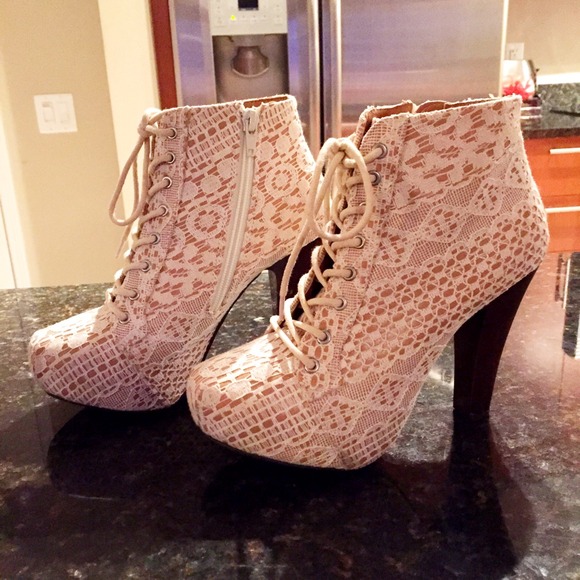 SEXY LACE BOOTIES ❤️❤️