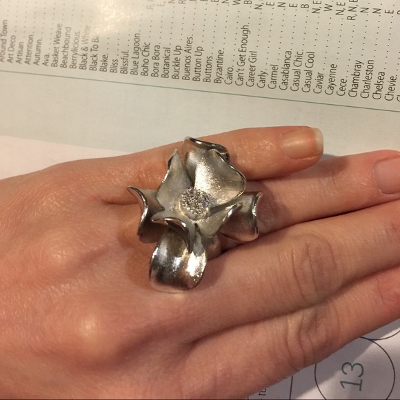 Magnolia cocktail ring! - Picture 1 of 4