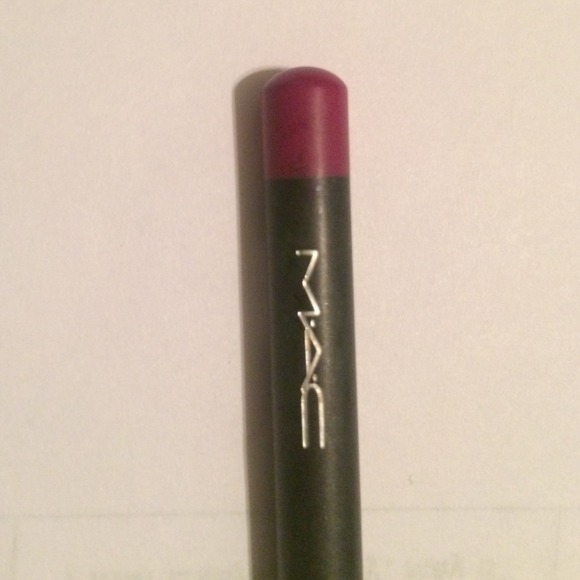 MAC MAGENTA LIP LINER