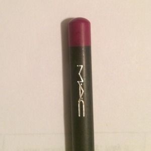 MAC MAGENTA LIP LINER