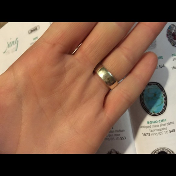 Silver setting with dark grey stone ring! - Picture 2 of 4