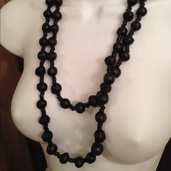 28" black neckless