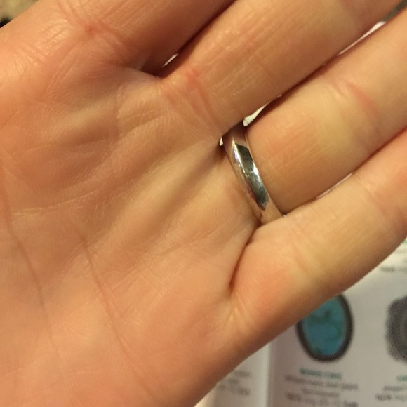 Laura Premire designs ring! - Picture 3 of 3