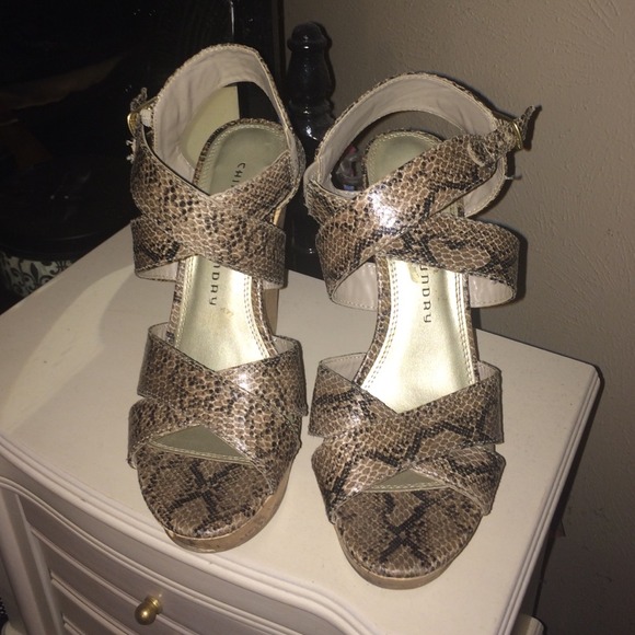 Tan & black snake skin wedges