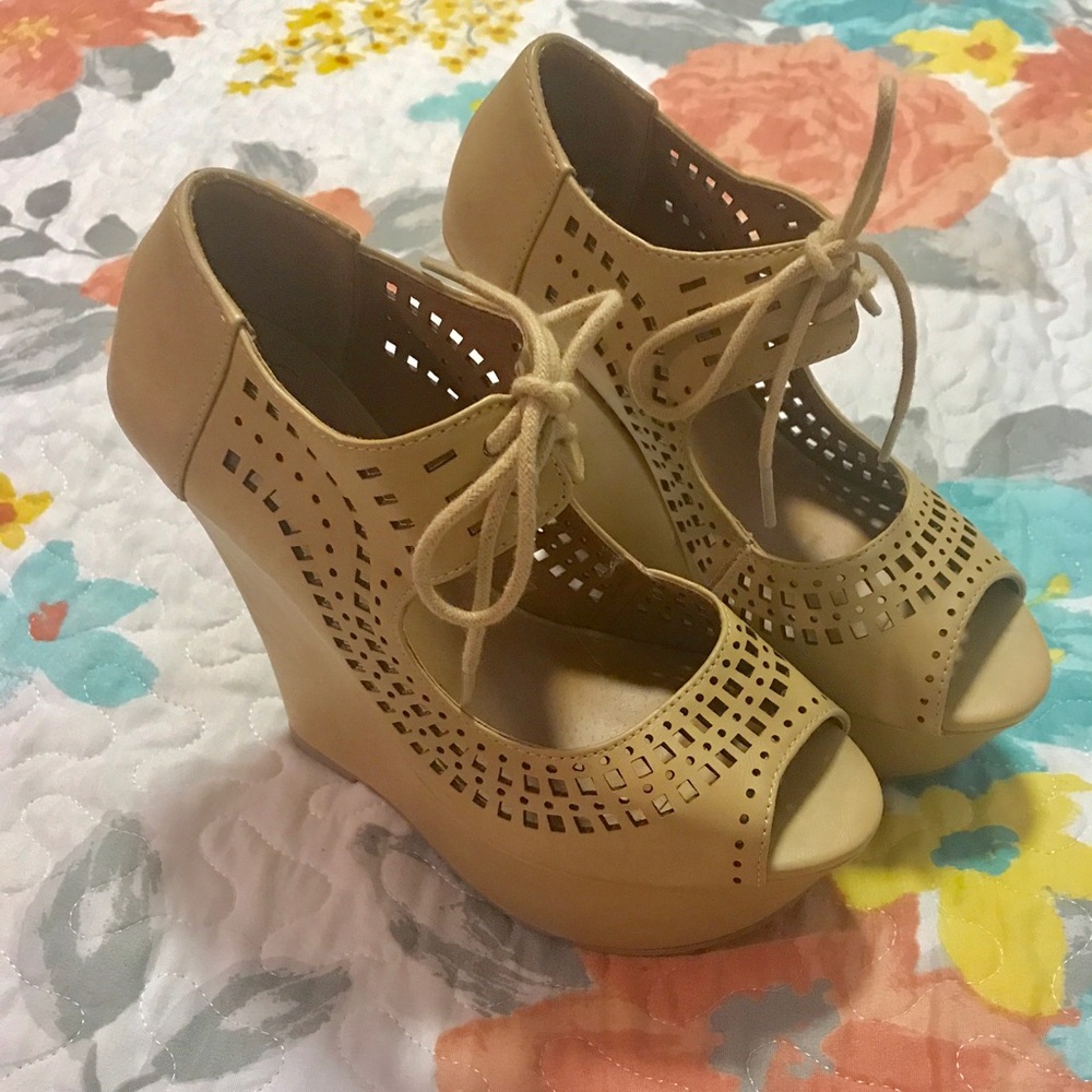 Tan cut-out wedges