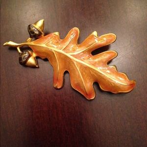 Oak leaf pin, 3" w x 1.5" h