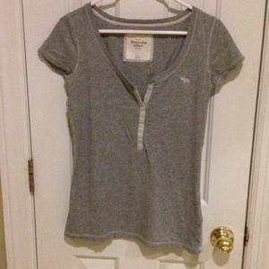Short sleeved gray Abercrombie & Fitch shirt.