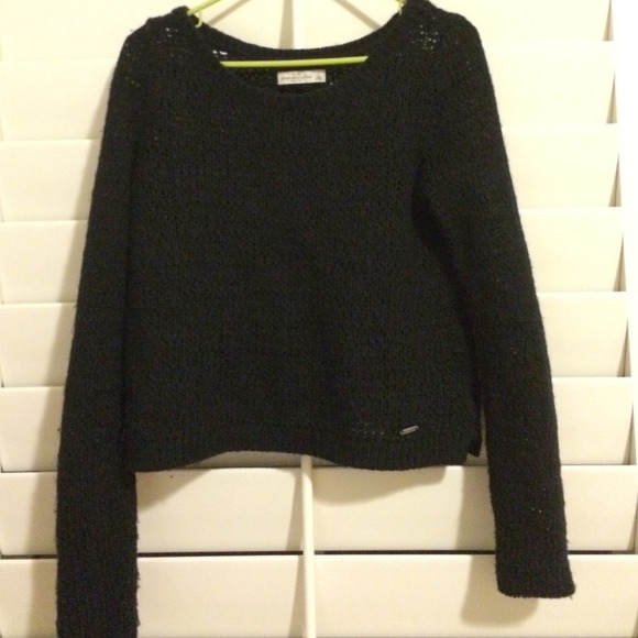 Abercrombie navy cropped sweater
