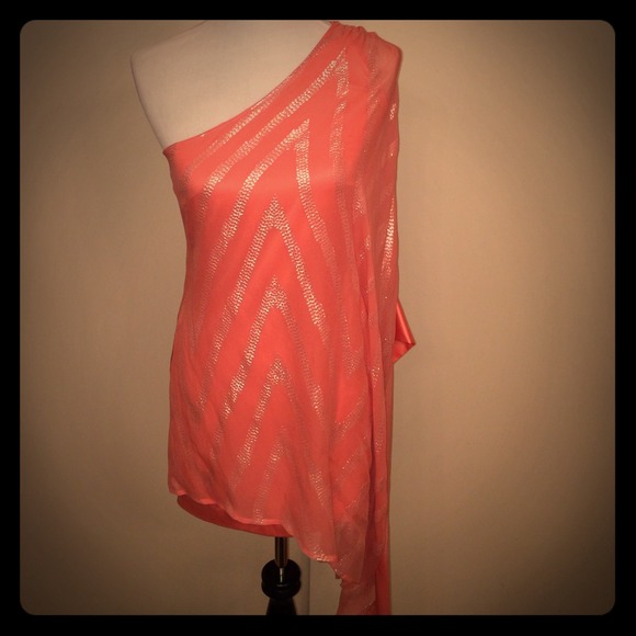 New Guess one should dress