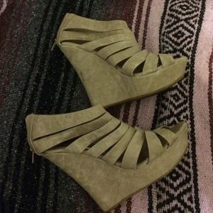 Bamboo beige suede wedges