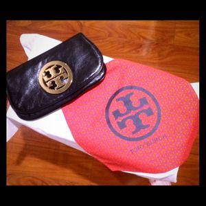 Tory Burch Logo Clutch  -- In perfect condition.