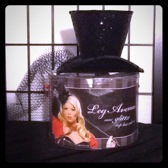 Glitter Top Hat w/ Veil