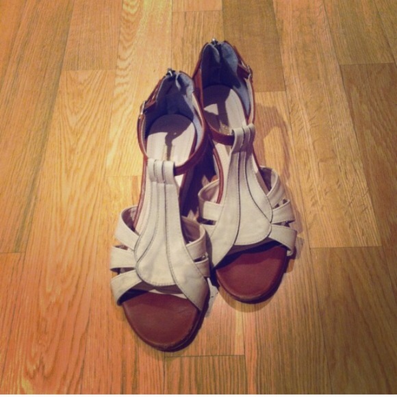 Two tone sandals