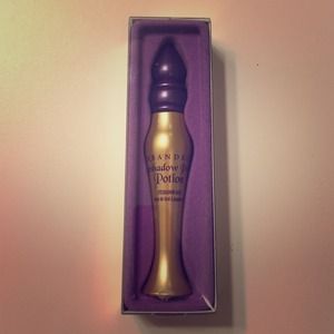 Urban Decay Eyeshadow Primer Lotion in Greed