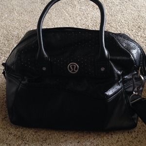 Lululemon leather gym bag black in great conditio