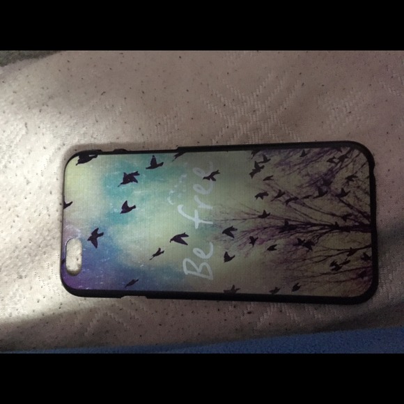 I am selling a IPhone 6 case ☺️!