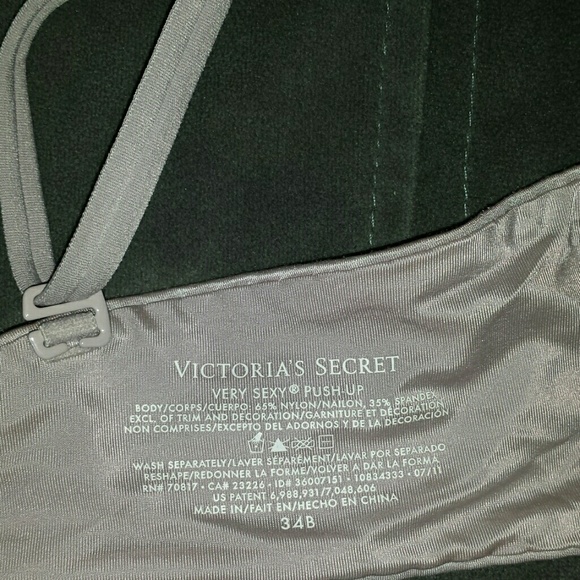 Victoria's Secret very sexy push up 34B - Picture 2 of 3