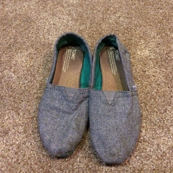 Grey Herringbone toms
