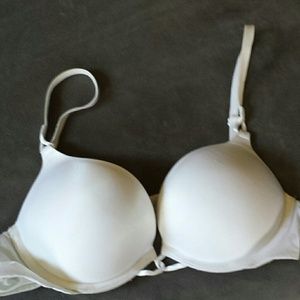 Victoria's secret miraculous plunge bra 36A