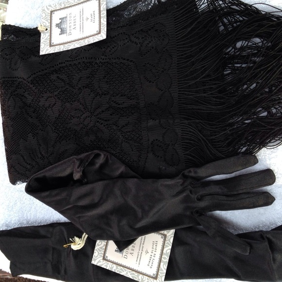 Downtown Abbey lace scarf and gloves