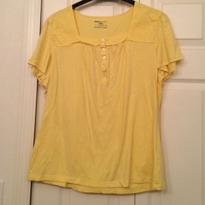 Cute yellow top