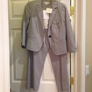 Brand new with tags Sear Sucker Capri Suit
