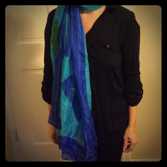 Vibrant Romanian scarf