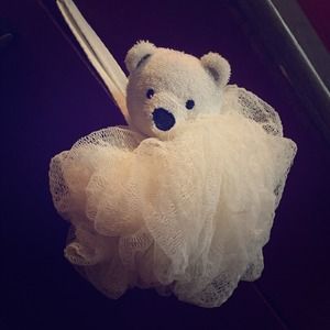 Bath and body teddy bear scrub 💗