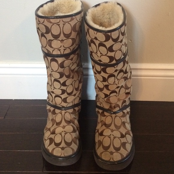 Authentic coach boats! Some minor wear